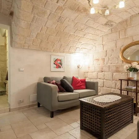 Helloapulia - Spacious With Terrace *