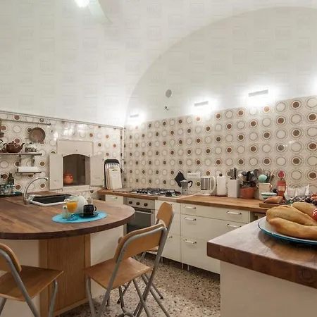 Helloapulia - Spacious With Terrace Holiday home