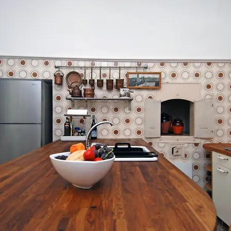 Дом отдыха Helloapulia - Solglime - Spacious With Terrace *