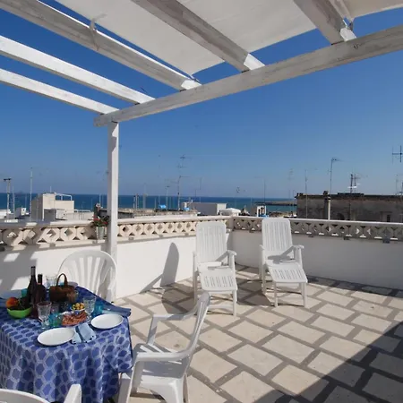 Helloapulia - Spacious With Terrace Holiday home *