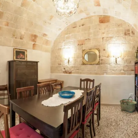 Helloapulia - Solglime - Spacious With Terrace Монополи