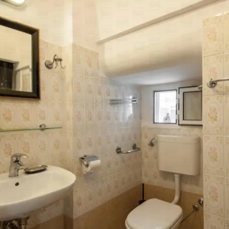 Дом отдыха Helloapulia - Solglime - Spacious With Terrace Монополи