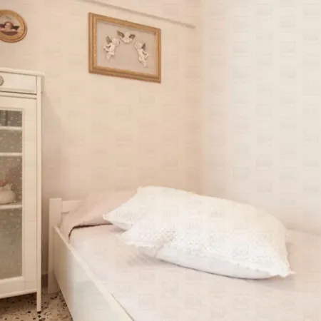 Helloapulia - Solglime - Spacious With Terrace Монополи
