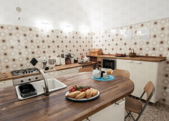 Helloapulia - Solglime - Spacious With Terrace * מונופולי